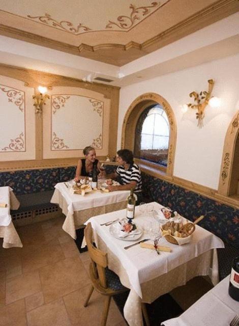 Hotel Zirmes Moena Luaran gambar