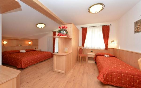 Hotel Zirmes Moena Luaran gambar