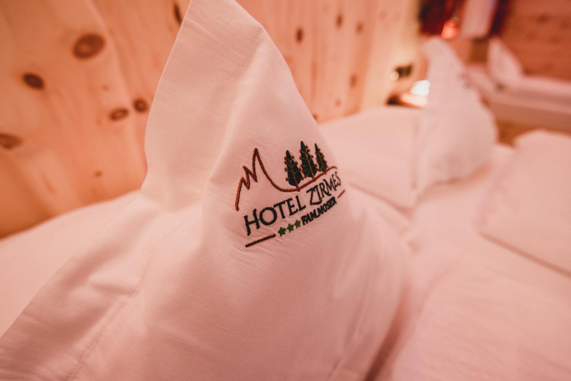 Hotel Zirmes Moena Luaran gambar