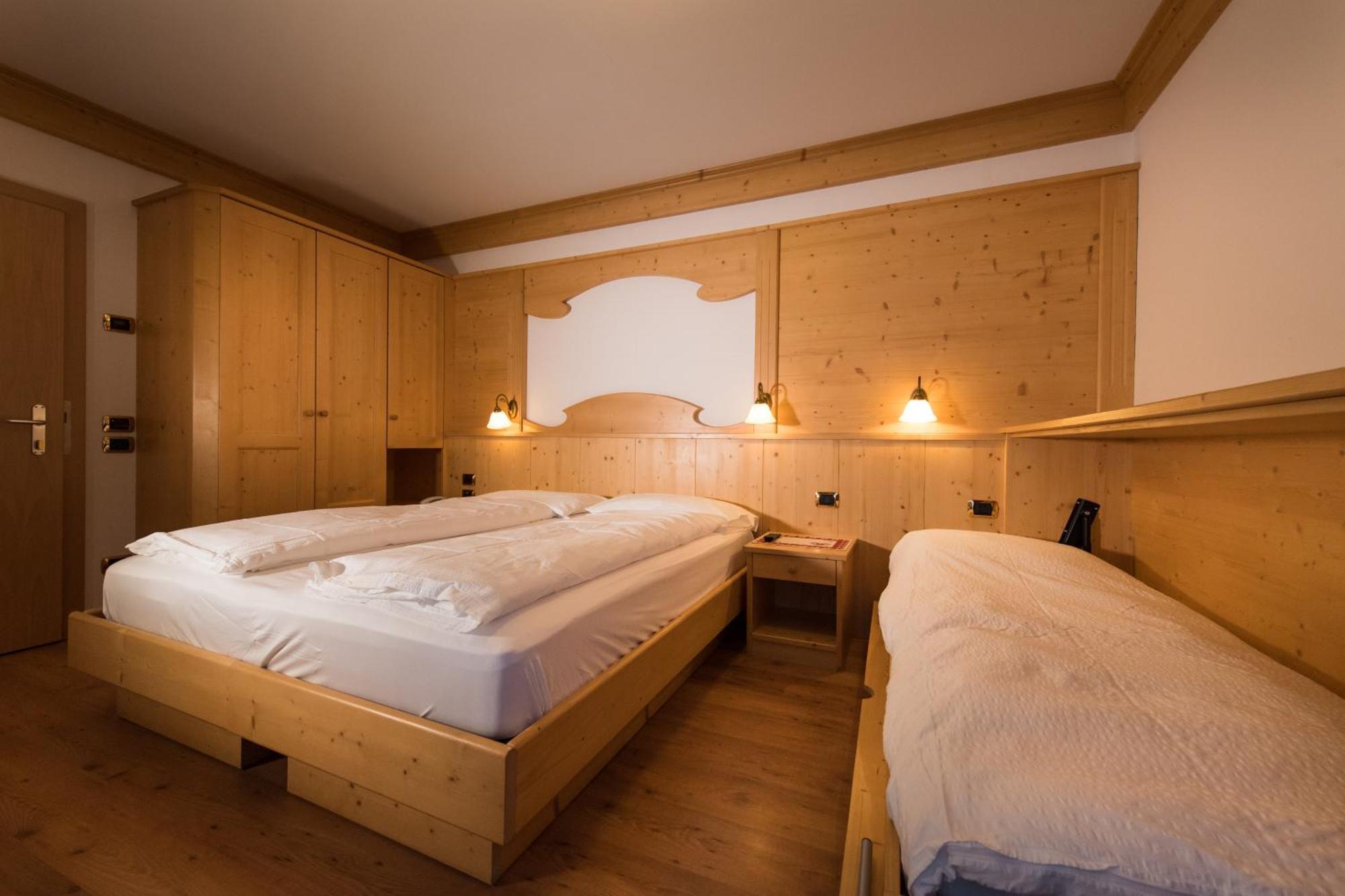 Hotel Zirmes Moena Luaran gambar
