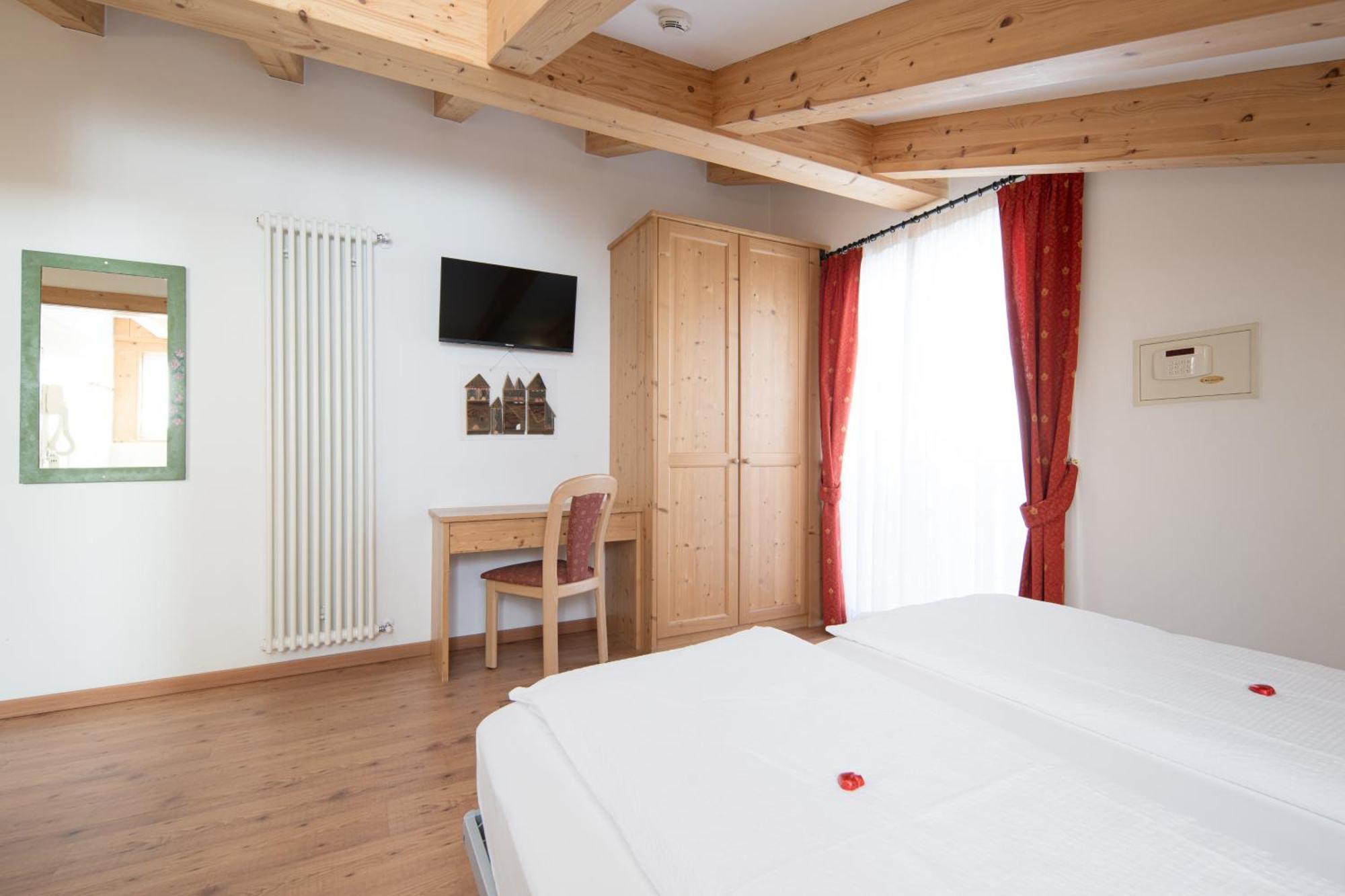 Hotel Zirmes Moena Luaran gambar