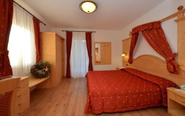 Hotel Zirmes Moena Luaran gambar